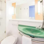 Ibis Hotel 2*
