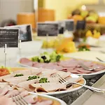 Ibis Hotel 2*