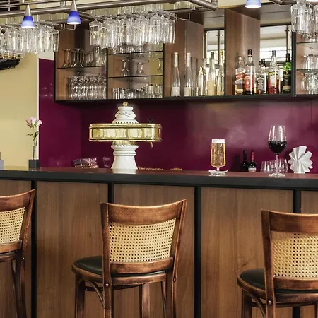 Ibis Hotel 2*
