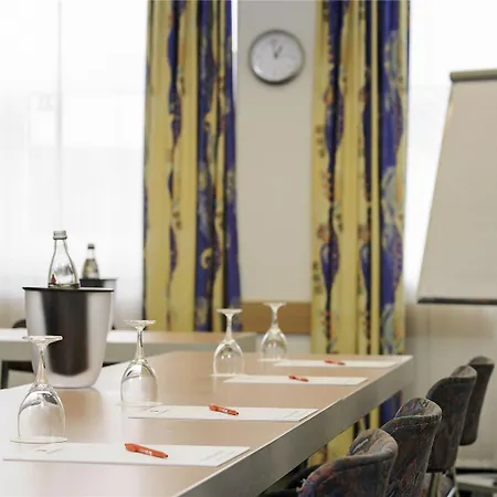 Ibis Hotel 2*