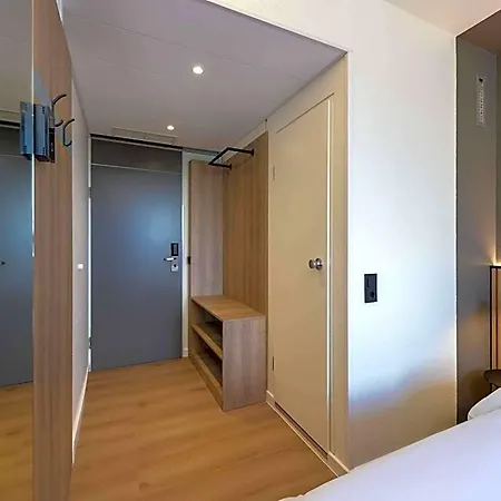 Ibis Hotel 2*