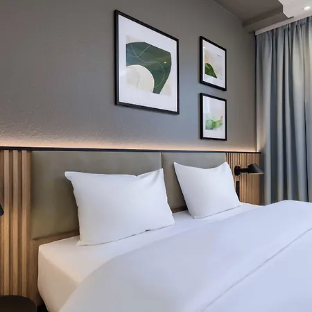 Ibis Hotel 3*