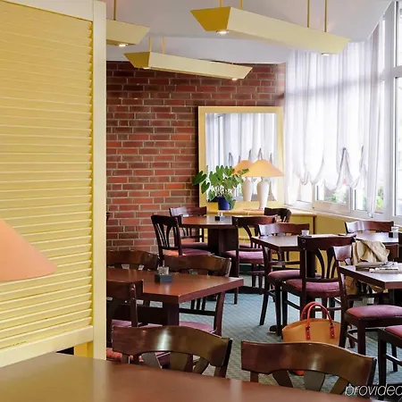 酒店 帕德伯恩宜必思酒店